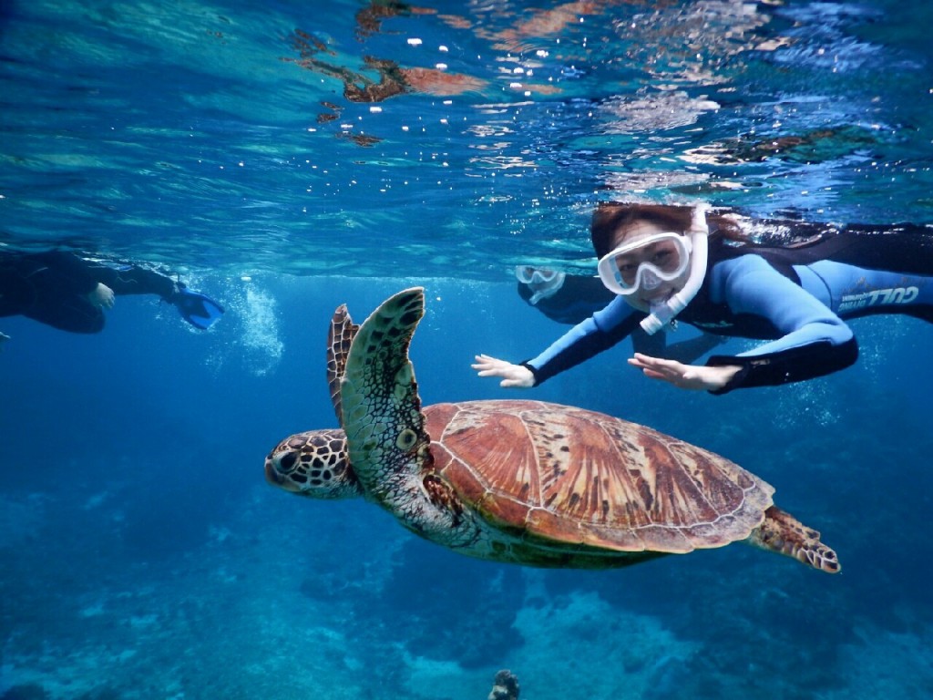 宮古島ビーチで笑顔シュノーケル笑顔