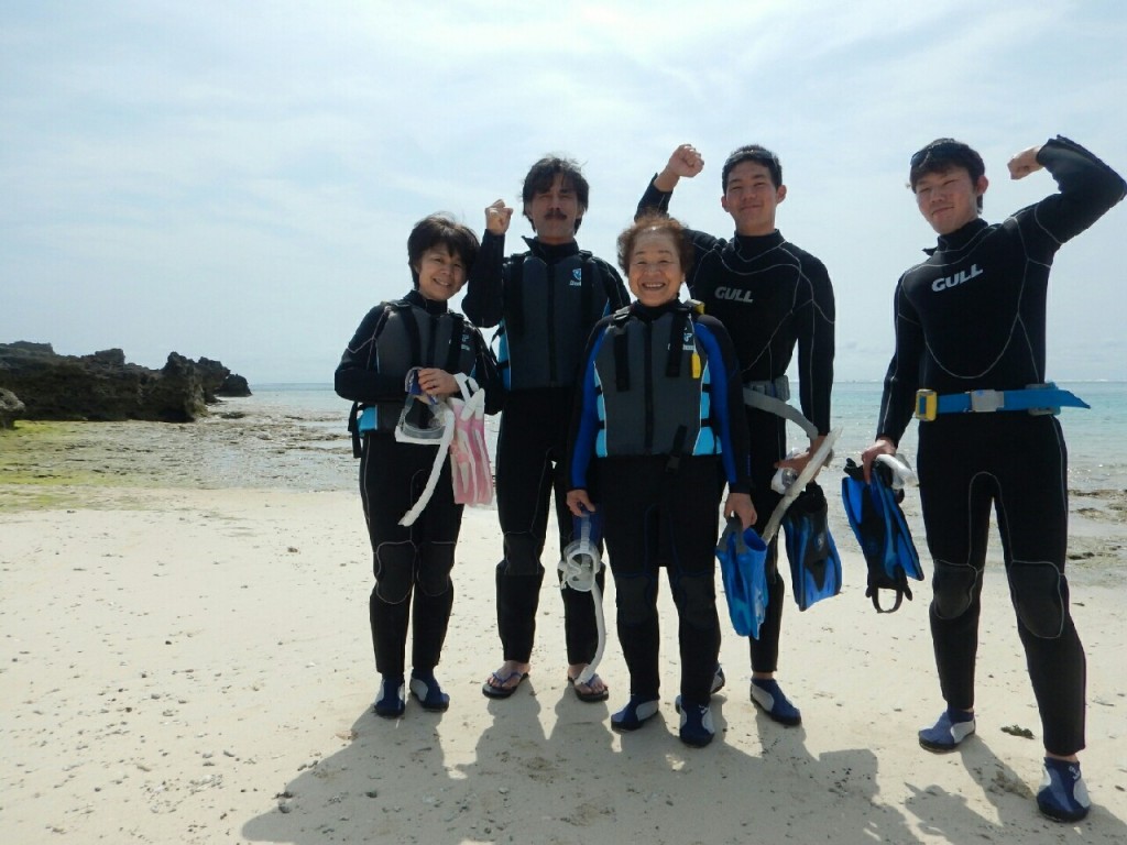 宮古島で最高年齢シュノーケルデビュー