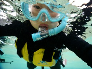 6歳で上手にシュノーケル
